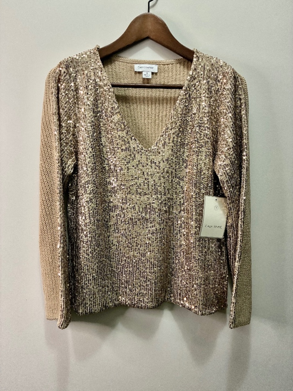 Sequin V-neck Top | Calligraphie